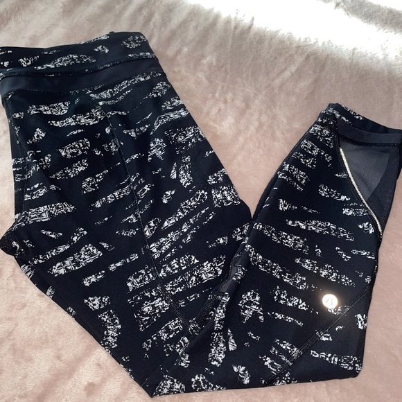 lululemon athletica Pants - Lululemon Cropped Leggings size 8